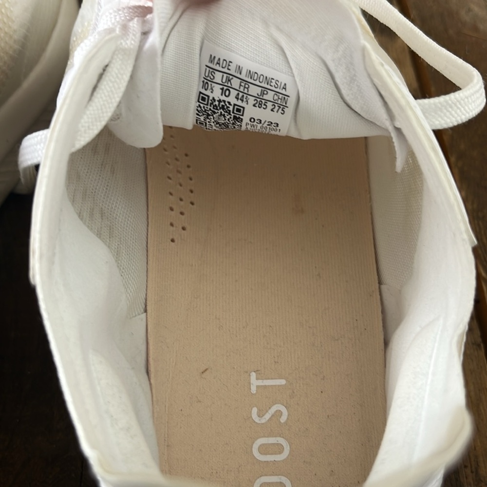 Adidas Avryn Running Shoes. sz 10.5 - Picture 7 of 7